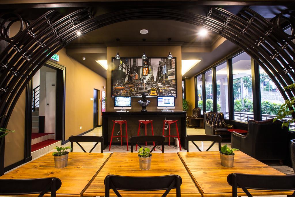 Manhattan Business Hotel Damansara Perdana Petaling Jaya Zewnętrze zdjęcie