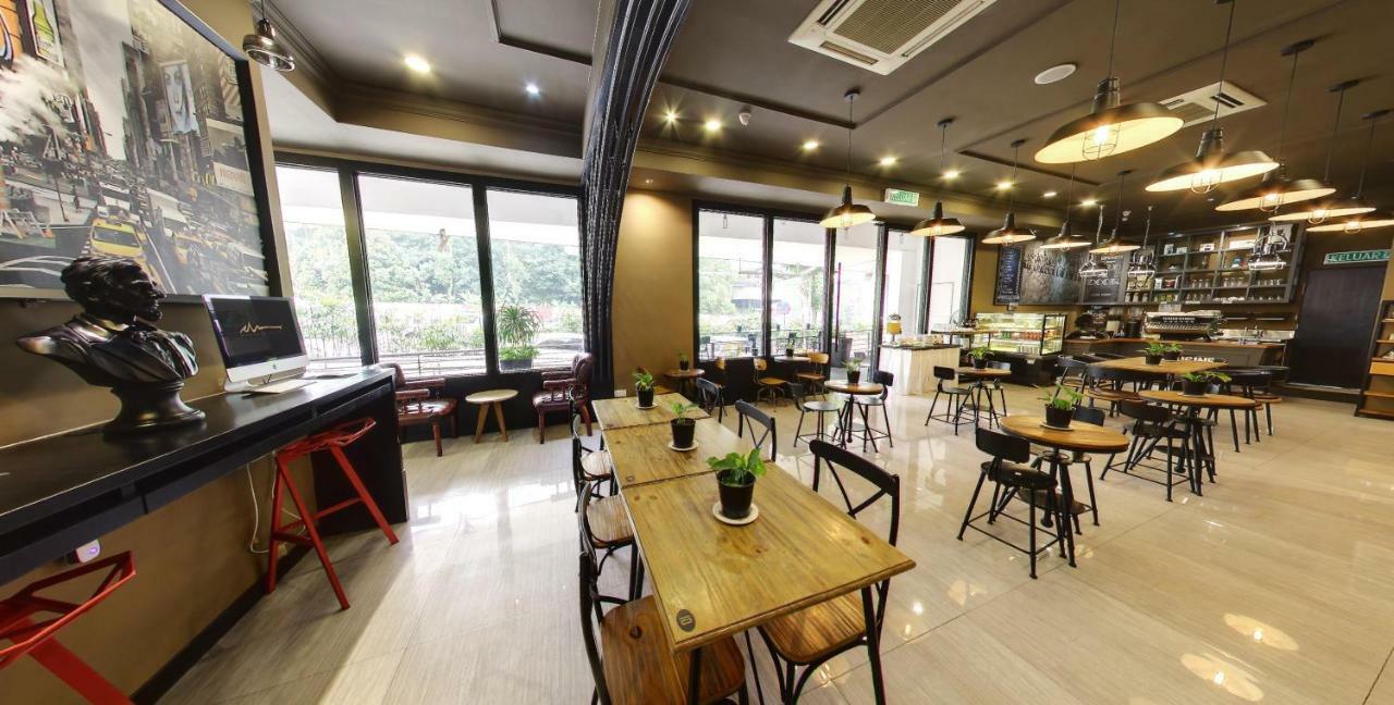 Manhattan Business Hotel Damansara Perdana Petaling Jaya Zewnętrze zdjęcie